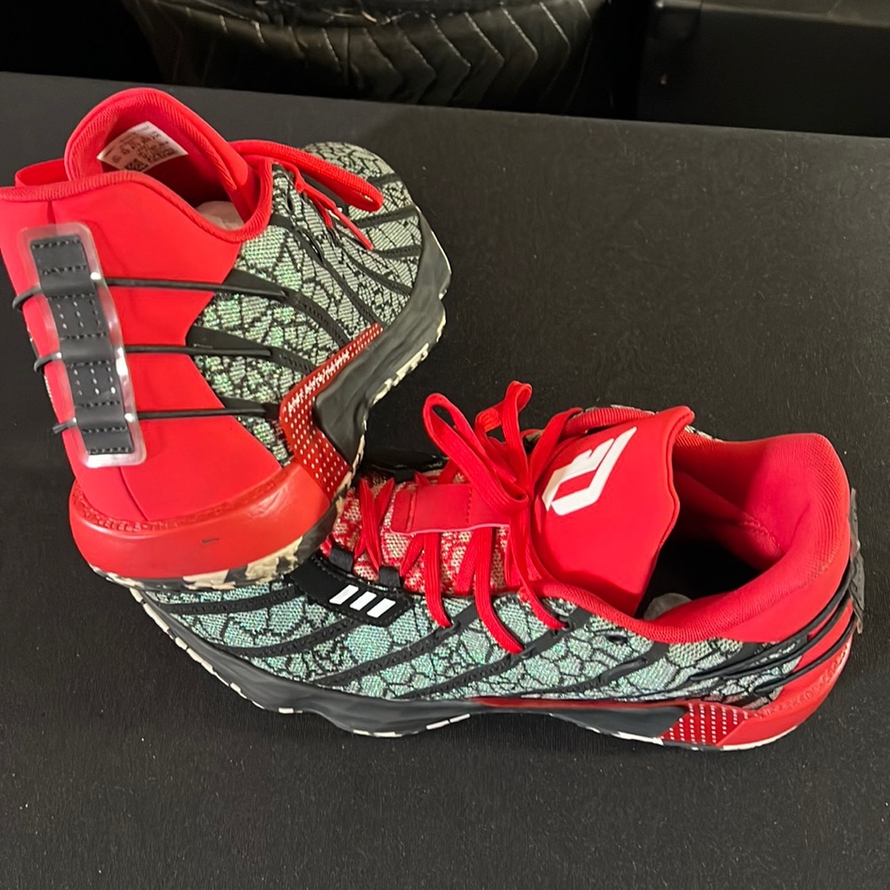 Barely worn Basketball Shoes